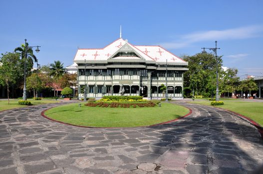 Suan Hong Residential Hall preserves a record of the milestones in the lives of King Bhumipol and the Crown Prince, a historical record that would be a legacy for generations to come.