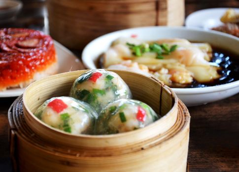 Steamed crystal chives dumplings :  dim sum