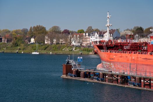 kiel canal / lock of holtenau