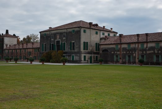 garden of a historic villa in the Veneto