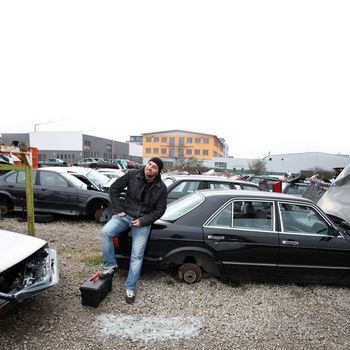 scrap yard for car recycling