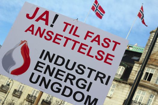 A poster from norwegian trade union Industry Energy Youth (Industri Energi ungdom) advocating the right to permanent employment.