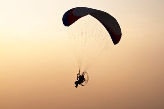 para motor glider on sky