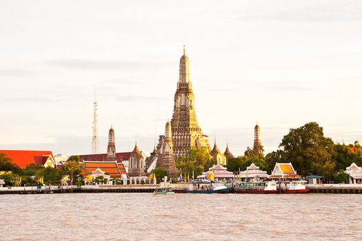 Wat Arun, Bangkok Thailand, Wat Arun is one of Bangkok's best know landmark.