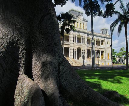 A photograph of a commercial building detailing its unique architectural design.