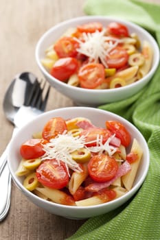 pasta with tomatoes and salami 