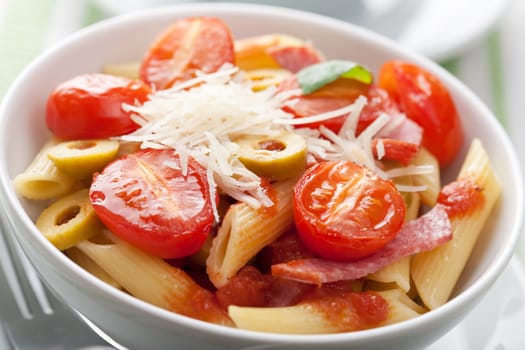 pasta with tomatoes and salami 