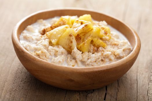 cereal with caramelized apple 