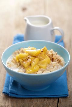 cereal with caramelized apple 
