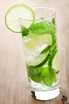 fresh mojito cocktail 