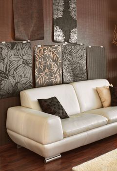 Selecting perfect match wallpaper design for living room