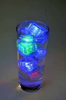Luminous ice floes to have fun