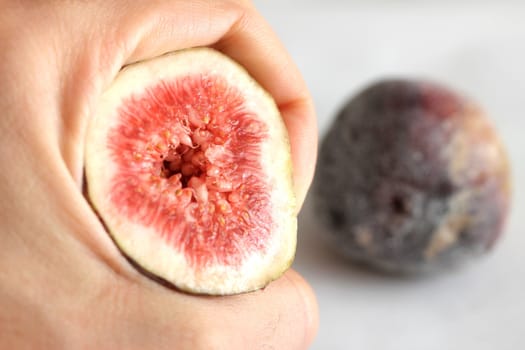 fig fruits hand