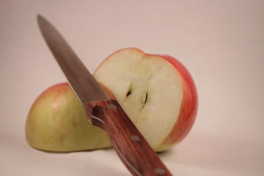 Apple 2 parts knife