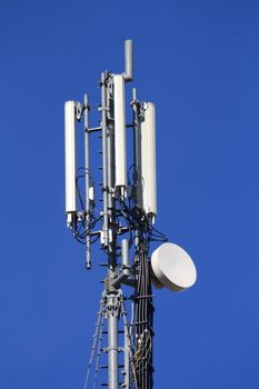 A mobile phone communication repeater antenna