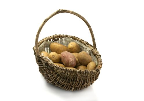 patatoes in bamboo basket