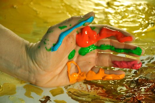 Painter's Hand who is painting - painted fingers