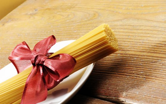 spaghetti gift, italian pasta with ribbon