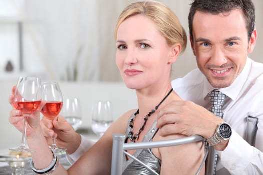 couple drinking wine