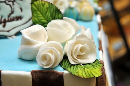 Flowers cake decoration