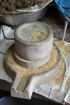 Millstone for milling paddy to rice