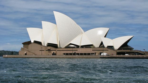 Sydney 2008: opera house in the harbor of sydney 