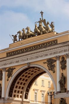 Vertical view of General Staff Building, St. Petersburg, Russia