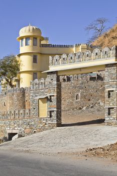 Royal Kumbhalghar Villas gateway from the main road leading up to guests reception area