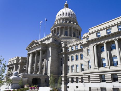 A profile view of the capital building in boise idaho