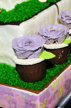 Flowers cake decoration 