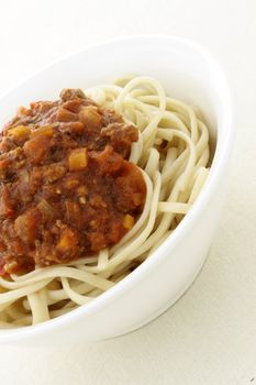Spaghetti Bolognese delicious classic pasta recipe, with fresh chunky and delicious pasta sauce with beef, pork, lots of vegetables and tons of flavor. 