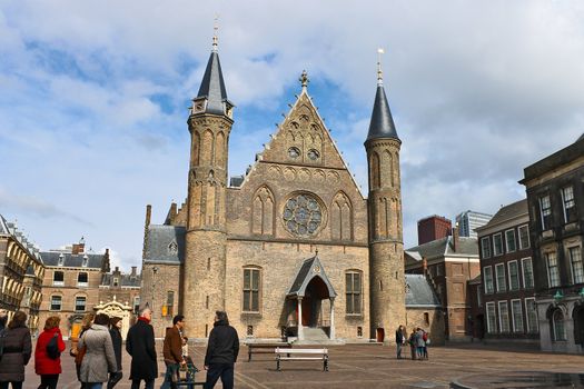 Ridderzaal, the Hague . Tourists visiting the sights. Den Haag.  Netherlands