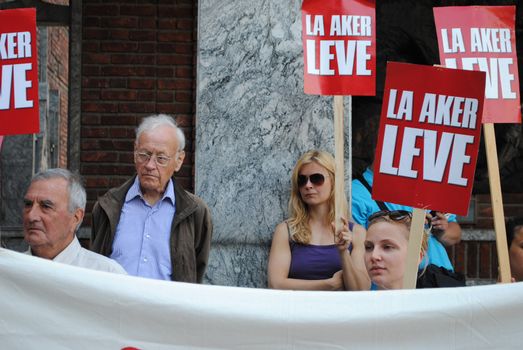 Demonstration against the sale of Aker hospital in front of Oslo City Hall 23.05.2012.