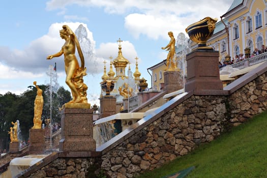 Peterhof Palace and fountain