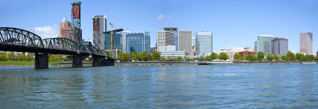 Portland Oregon skyline panorama & the Willamette river.