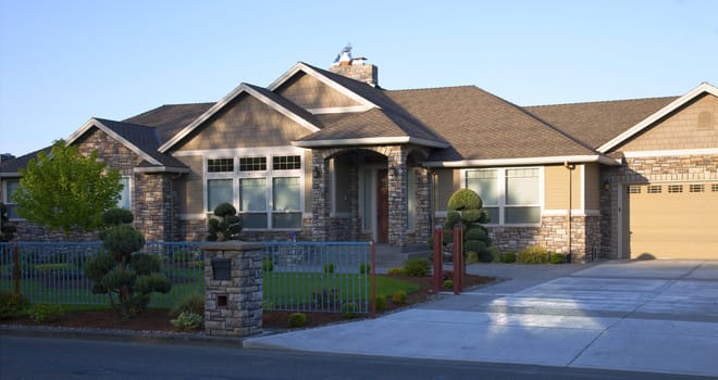 Luxurious house and maniqured front yard, Gresham OR.