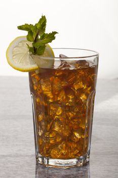 Fresh Ice Tea with lemon and peppermint