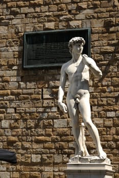 A mirable sculputure in the italian open air of Tuscany