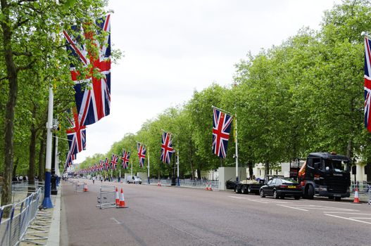 LONDON, UK, Friday 1 June 1, 2012. Preparation and decoration of the Mall and Buckingham Palace for the Queen's Diamond Jubilee main celebrations which will be held during the Central Weekend from June 2 to June 5, 2012.