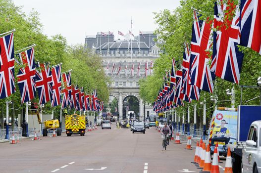 LONDON, UK, Friday 1 June 1, 2012. Preparation and decoration of the Mall and Buckingham Palace for the Queen's Diamond Jubilee main celebrations which will be held during the Central Weekend from June 2 to June 5, 2012.