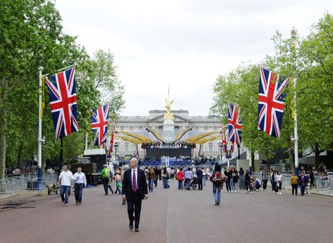 LONDON, UK, Friday 1 June 1, 2012. Preparation and decoration of the Mall and Buckingham Palace for the Queen's Diamond Jubilee main celebrations which will be held during the Central Weekend from June 2 to June 5, 2012.