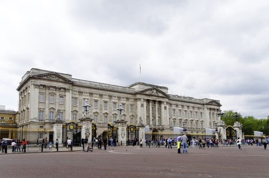 LONDON, UK, Friday 1 June 1, 2012. Preparation and decoration of the Mall and Buckingham Palace for the Queen's Diamond Jubilee main celebrations which will be held during the Central Weekend from June 2 to June 5, 2012.