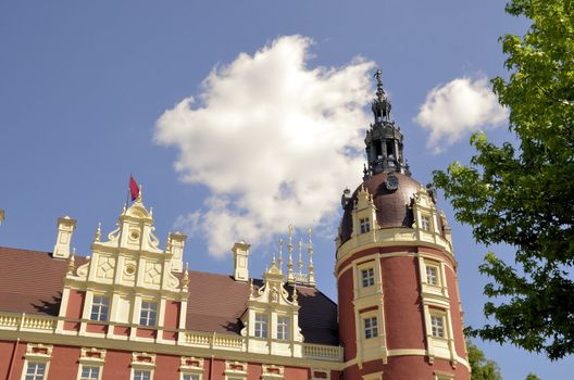 This beautiful castle surrounded by gardens in the English style of the 19th century was inspired by Prince Hermann Pueckler-Muskau. Muskauer Park is part of UNESCO World Heritage Site. It is located on both sides of the Neisse River which is the Polish and German border.