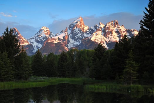 sunrise over grand teton peaks, grand teton national park, wyoming