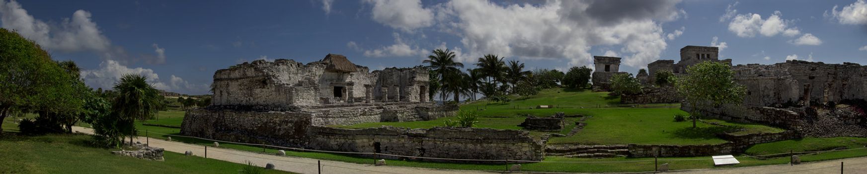 Panoramic view of the mayan ruin of Tulum
