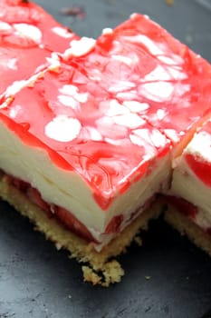 yogurt strawberry cake pieces