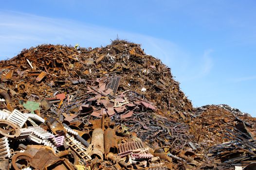 Greater mountain of old rusty scrap metal