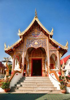 a buddist temple in chaing mai thailand