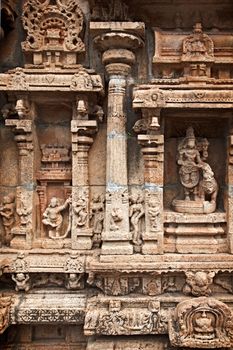 Bas reliefes in Hindu temple. Sri Ranganathaswamy Temple. Tiruchirappalli (Trichy), Tamil Nadu, India