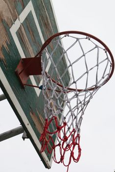 old outdoor basketball hoop
